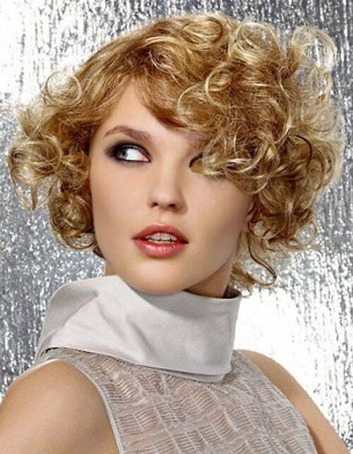 Short Hairstyles For Curly Hair Women