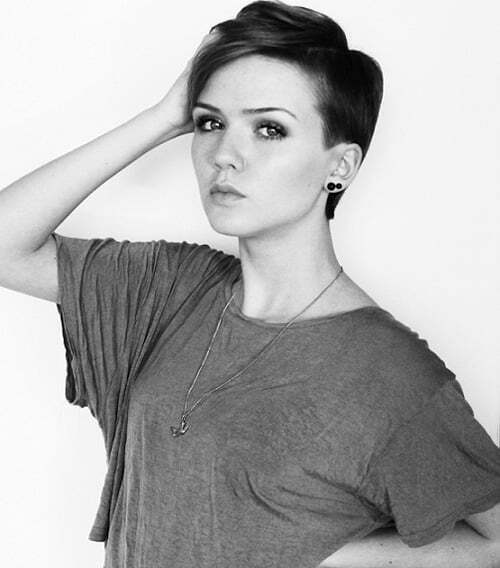 Pictures of short pixie haircuts for women