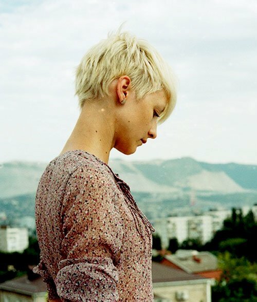 Bleached blonde hair for women