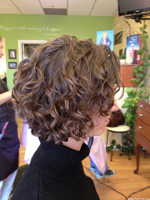 Short hairstyles for curly hair