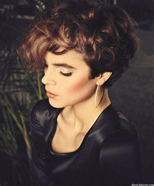 very short curly hairstyles women