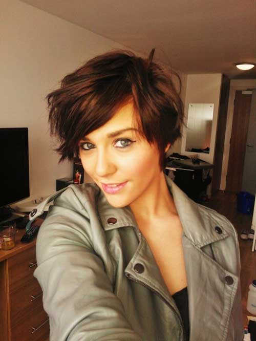 short haircuts are appearing with unique styles. In these haircuts ...