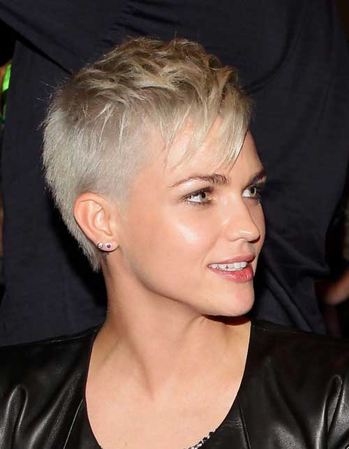 This is the latest pixie haircut for young girls. This haircut will ...