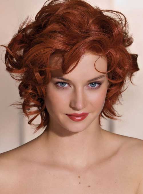Best Short Haircuts For Curly Hair-8