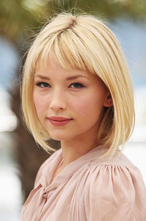 To look modern and sexy, carry bob haircuts with unique hair color ...