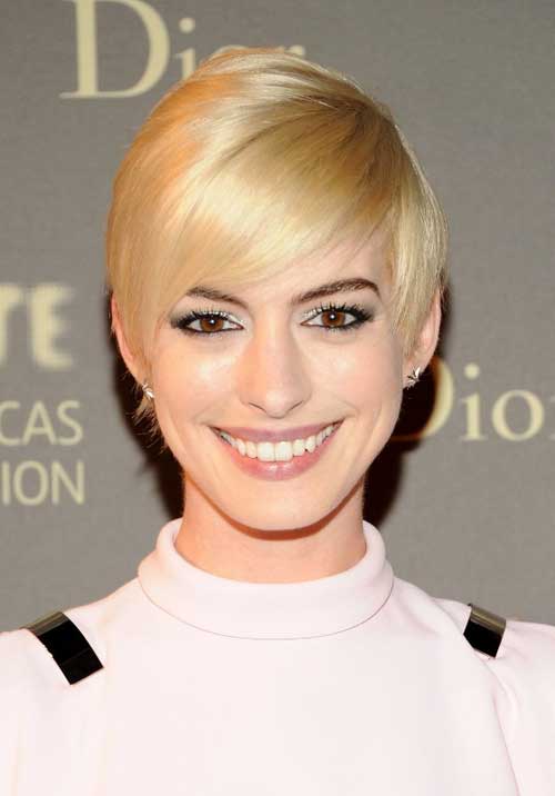 Short blonde hairstyles are also easy to handle and good for summers ...