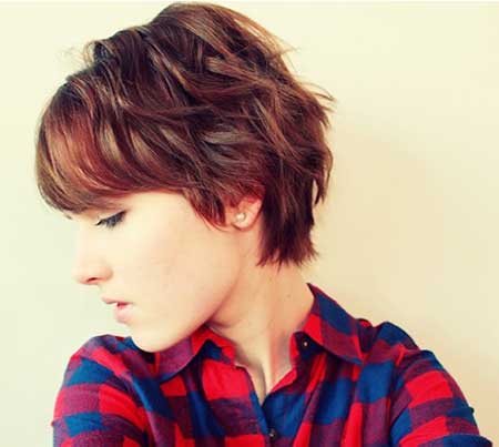 Lovely Wavy Cool Short Hairstyle