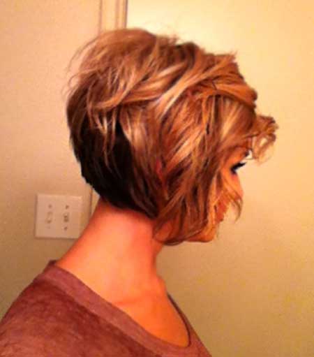 Cute Wavy Bob with Inverted Ends