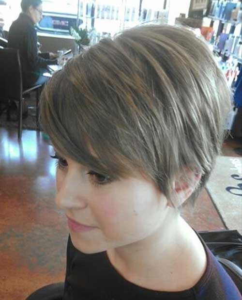 Growing Out a Pixie Hairstyle