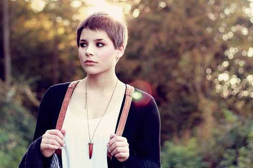 Stunning Looks with Pixie Cut For Round Face