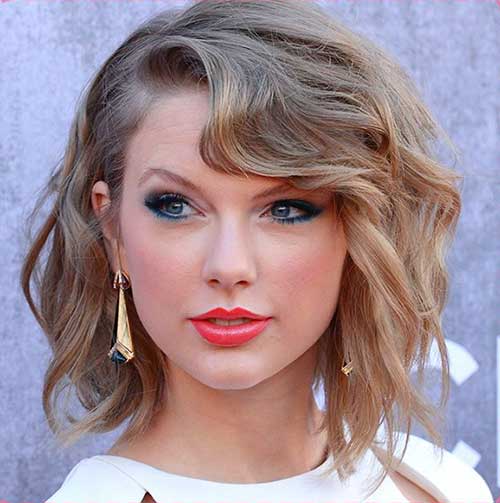 Taylor Swift Short Haircuts For Wavy Curly Hair