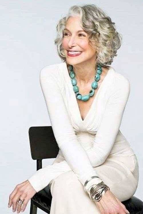 Short Wavy Haircuts for Over 60