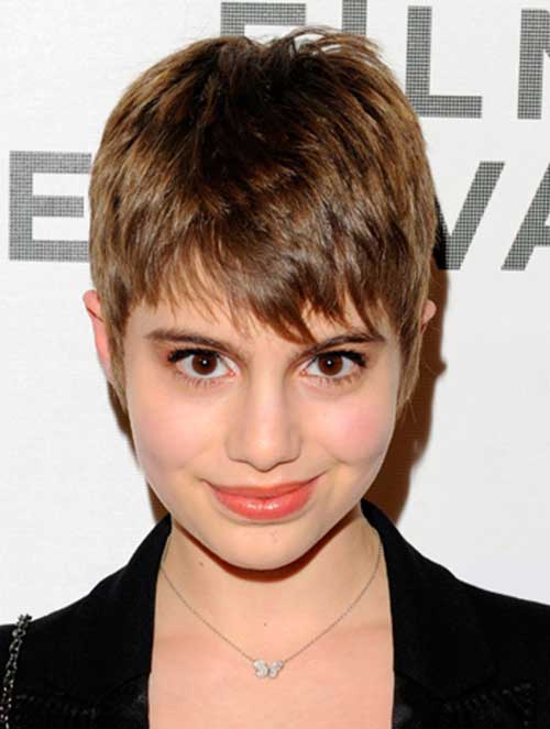 Celebs with Pixie Cuts-10