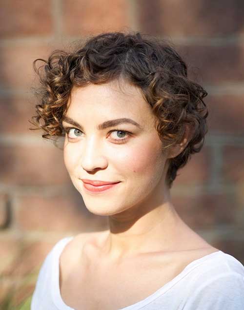 Cute Short Curly Hairstyles-17