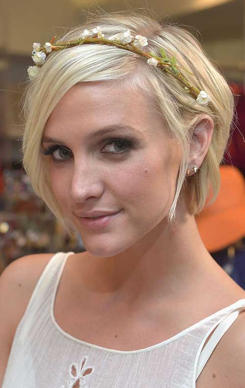 Cute Short Hairstyles For Girls-24