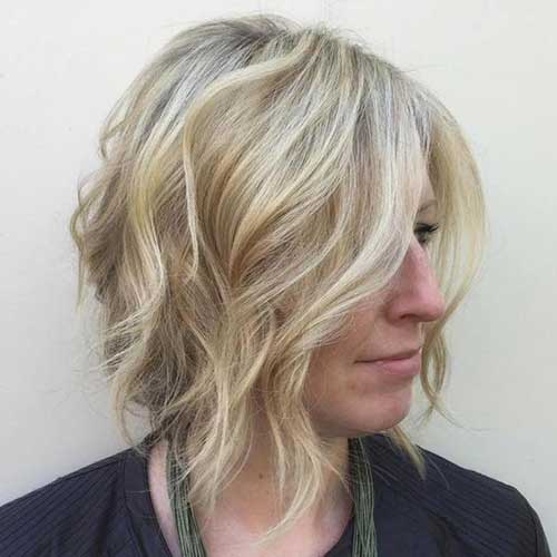 Blonde Highlighted Layered Bob Haircuts for Round Faces