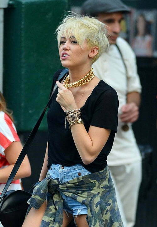 Very short blonde pixie haircut from Miley Cyrus