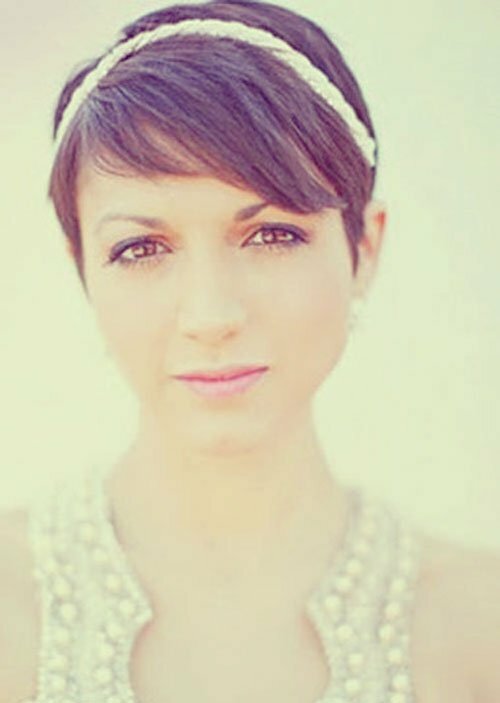 10 Short Wedding Hairstyle Pictures