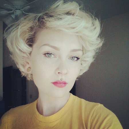 Blonde short curly hairstyles