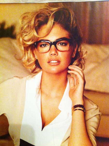 Kate Upton short curly hairstyle