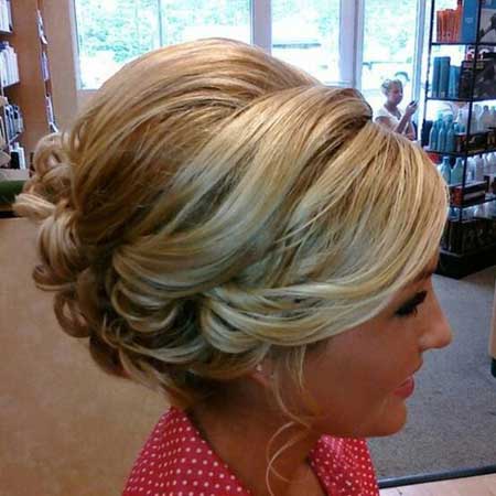 Loose Curls Bridal Hairstyle