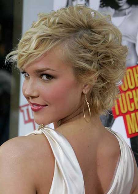 Short Curly Bridal Hairstyle