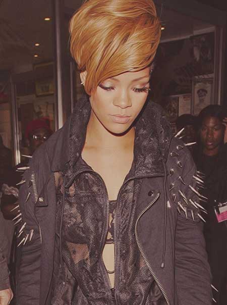 Wavy Rihanna Short Hairstyle
