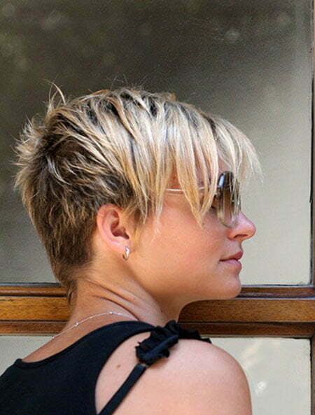 Trendy Short Hairstyles and Colors