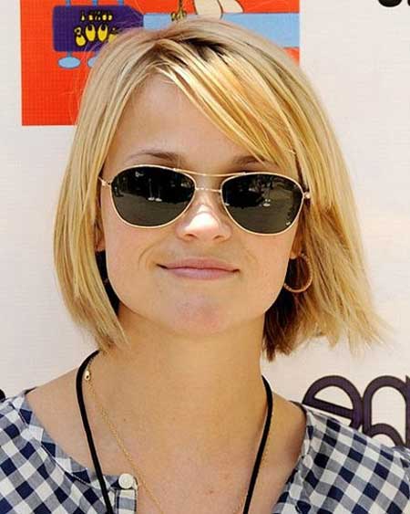 Typical Blonde Bob Hairstyle with Slight Layers