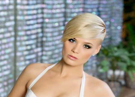 Long Side Swept Bangs Pixie Hairstyle for Women