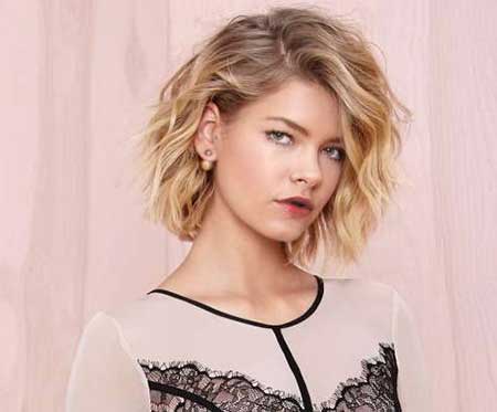Side Swept Short Hair with Wavy Long Bangs