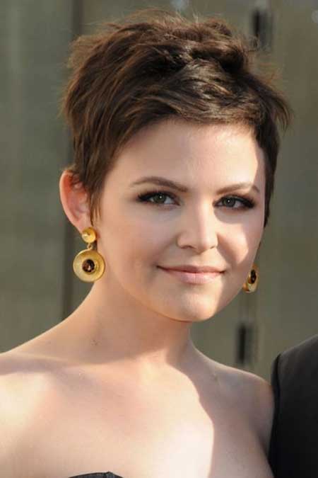 Best Short Hairstyles for Round Faces_19