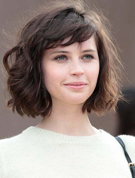 Simple Short Bob Hairstyle with Wavy Bangs in Front