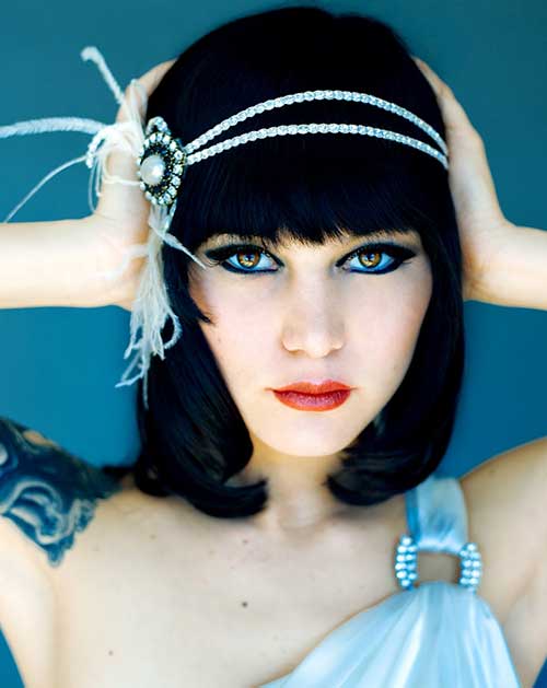 Vintage Straight Hairstyles with Bangs