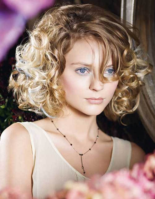 Best Curly Short Hairstyles For Round Faces 