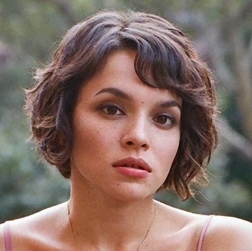 Short Hair for Round Faces-13