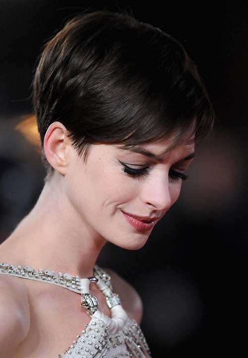 Anne Hathaway Pixie Hairstyle Side