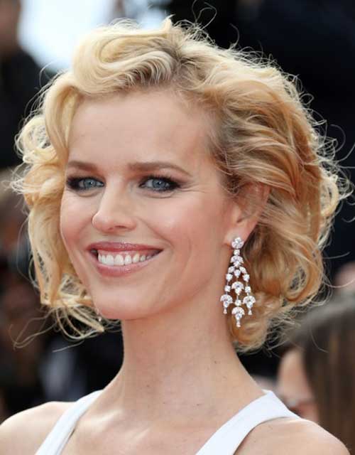 Short Haircuts for Curly Wavy Hair-17