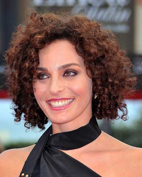 15 Short Haircuts For Curly Frizzy Hair
