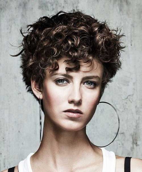 Very Pretty Short Curly Hairstyles You will Love