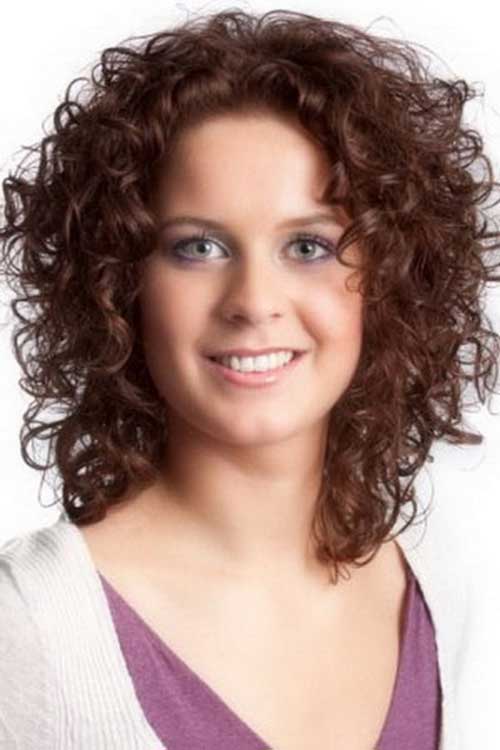 Short Curly Hair for Round Faces-11