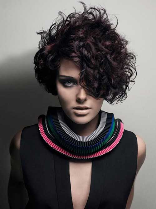 Short Curly Hair for Round Faces-15