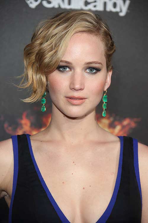 Jennifer Lawrence with Short Hair-6