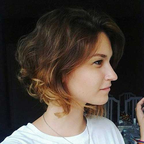 Fantastic Short Curly & Wavy Hairstyles for Stylish Ladies