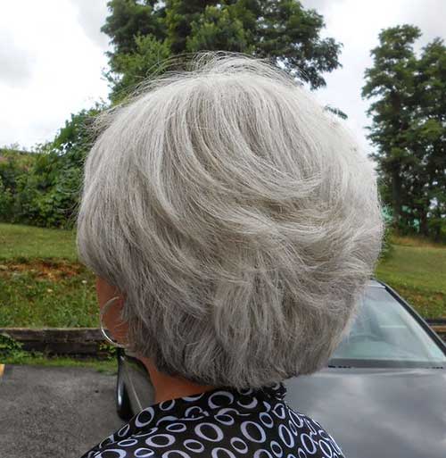 Short Haircuts for Older Women-6