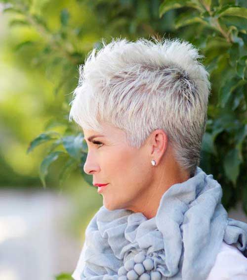 Short Haircuts for Older Women-7