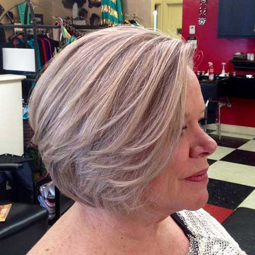 Short Haircuts for Older Women-27