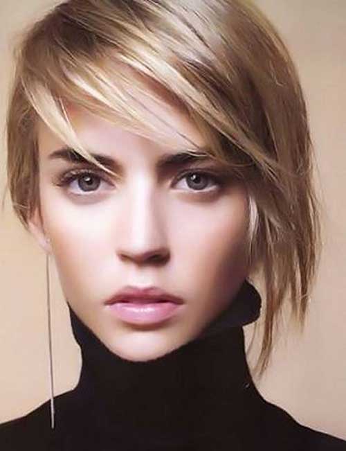 Layered Short Haircuts for Round Faces-19