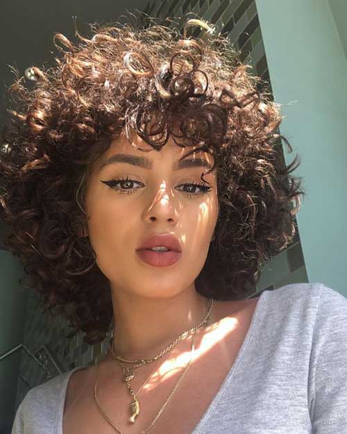 Cute Curly Short Hairstyles for Ladies