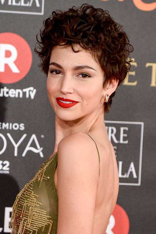 Cute Curly Short Hairstyles for Ladies - crazyforus